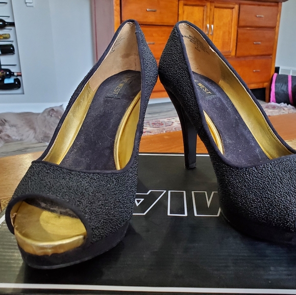 Nine West Black and Gold Glitter heels - Picture 2 of 5